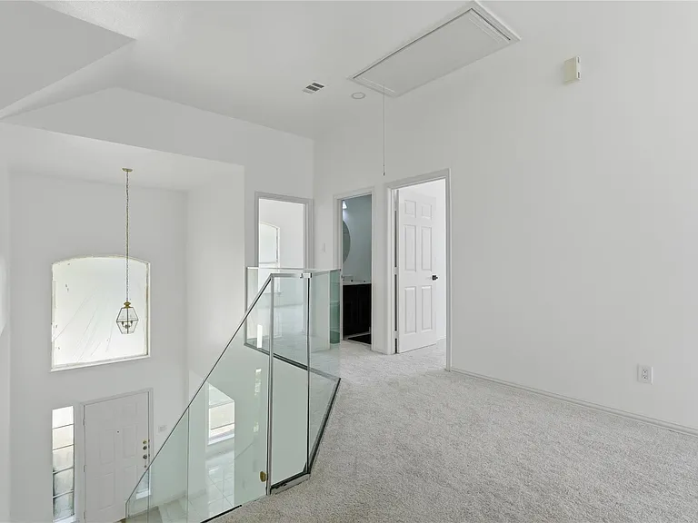 5001 Spicewood Dr — Photo 12