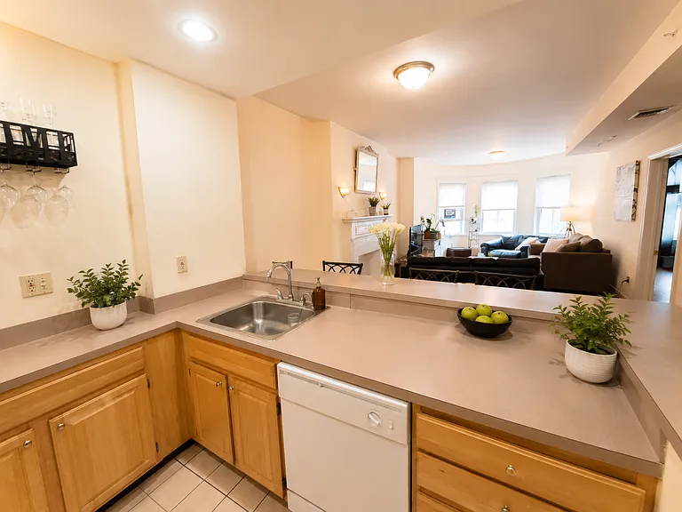 1406 Beacon St #2A — Photo 8