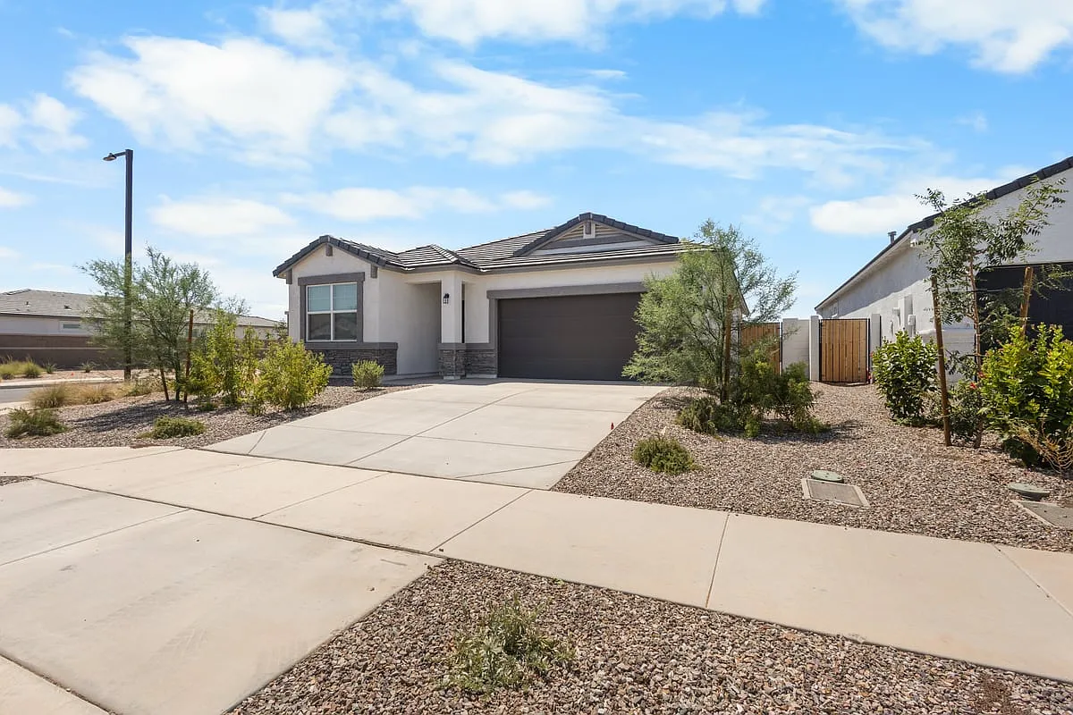 18351 W Hackamore Dr, Wittmann, AZ 85361, USA — Photo 2