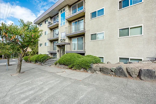 Stonebridge Apartments — Photo 53