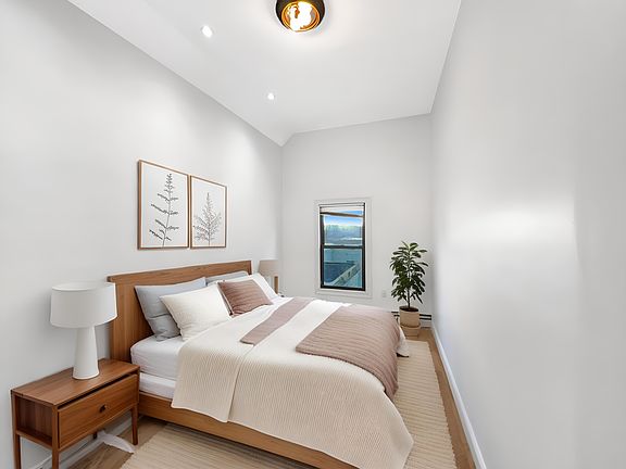 5th image of 207 Madison St #1A