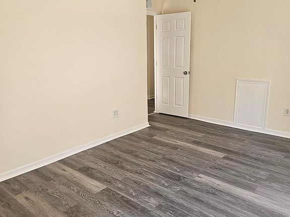 4th image of 2201 Strahle St APT B207