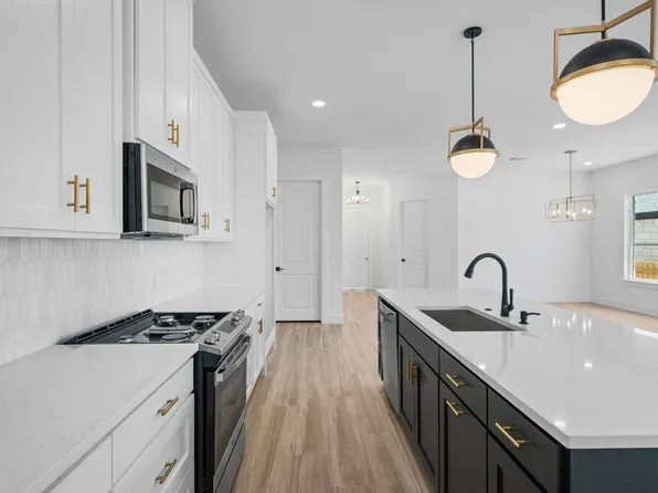 233 Dudley Way, Fredericksburg, TX 78624