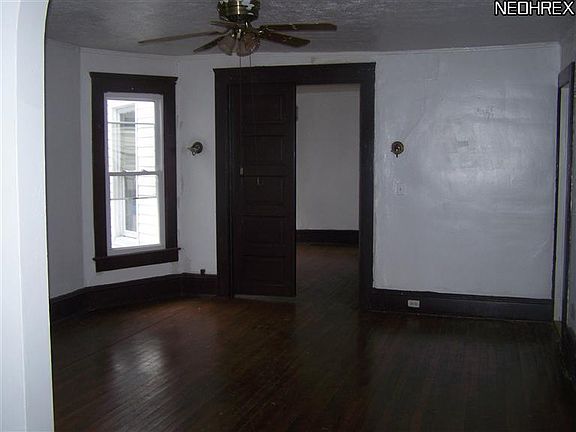 3rd image of 3730 W 36th St