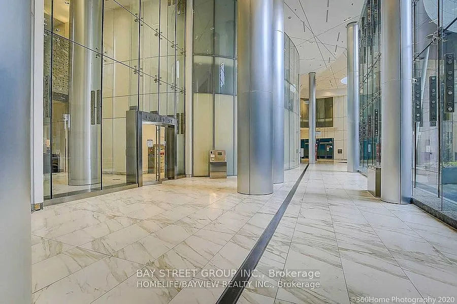 Building Photo - 14 York St #2602