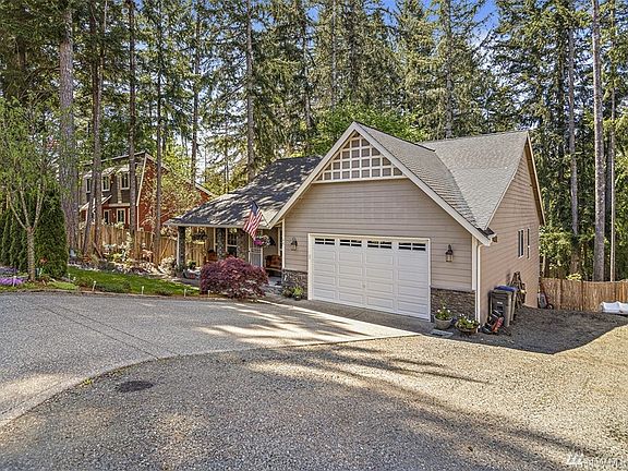 4th image of 60 E Lake Forest Dr