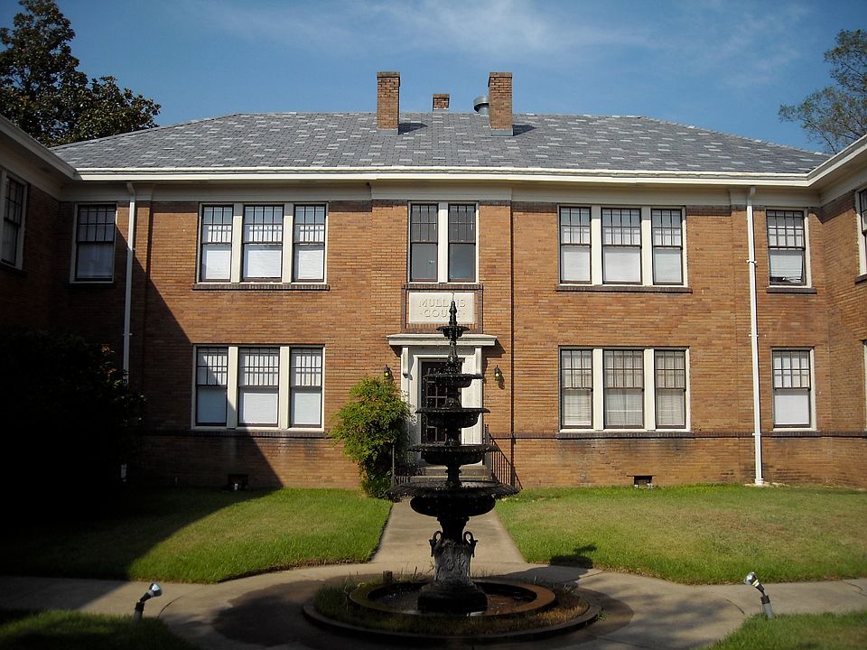 1st image of 605 Hickory St