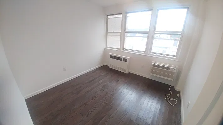 Rented by Downtown Mgt & Realty LLC | media 8