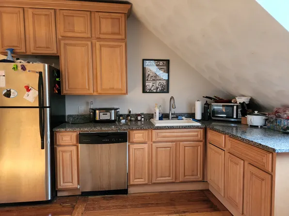 109 Ring St #3, Providence, RI 02909