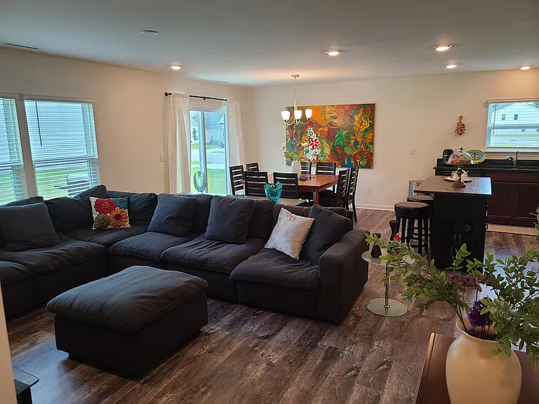 218 Pilsen Dr — Photo 2