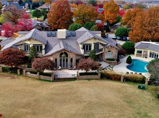 9 S Clubhouse Dr, Rogers, AR 72758