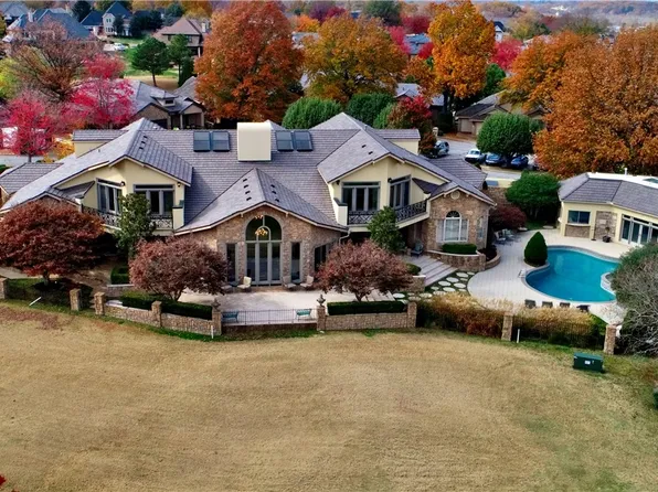 9 S Clubhouse Dr, Rogers, AR 72758