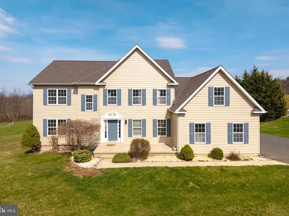 381 Brianna Cir, Pottstown, PA 19465