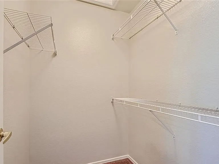 8729 Pennystone Ave — Photo 17