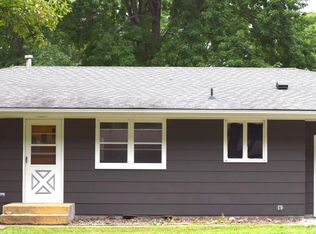 208 Elk St S, Belle Plaine, MN 56011