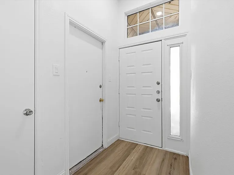 8812 Sabinas Trl — Photo 13