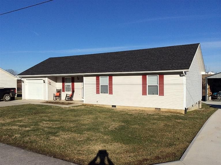 1st image of 21 Wagon Dr.