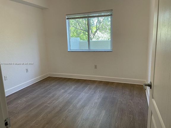 5th image of 6001 SW 70th St APT 202
