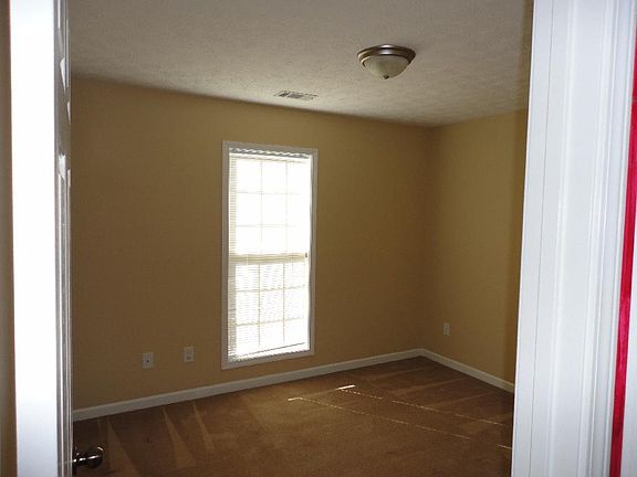 5th image of 5740 Gleneden Dr
