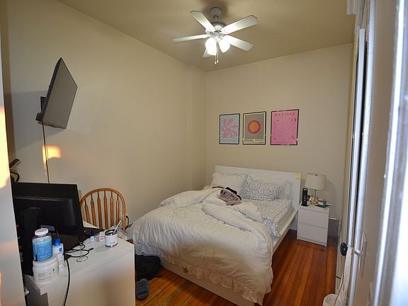 3rd image of 725 W Wrightwood Ave APT 3R