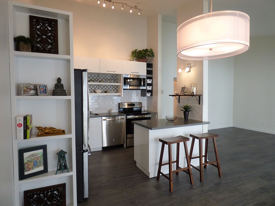 1st image of 812 Camino Real Unit 204