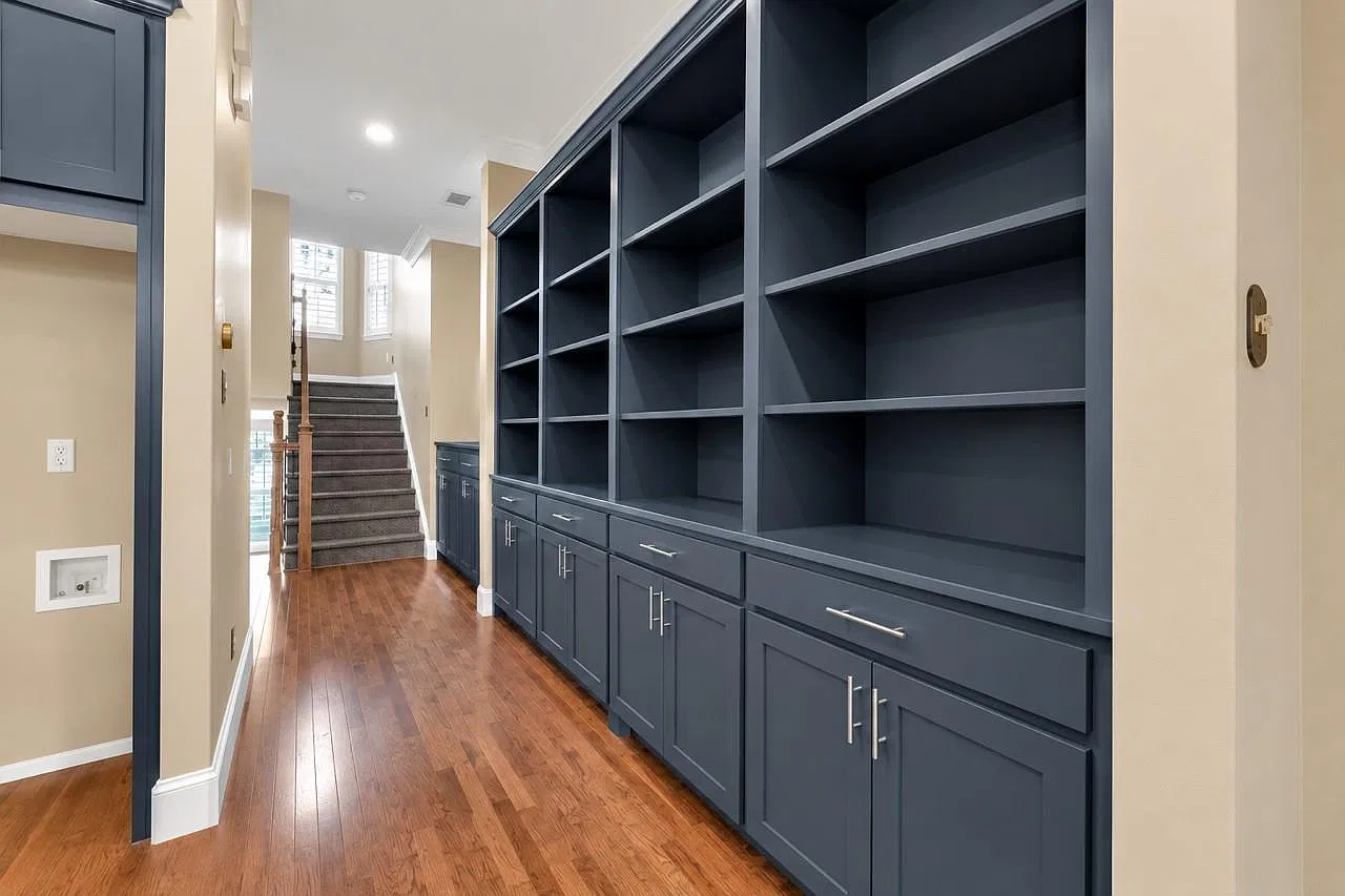 2 bed, 2.5 bath, 2107 sqft, $4,300 — Photo 4