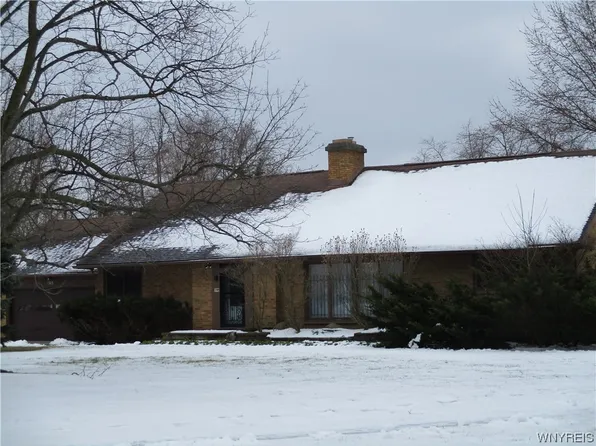 195 Bentham Pkwy E, Amherst, NY 14226