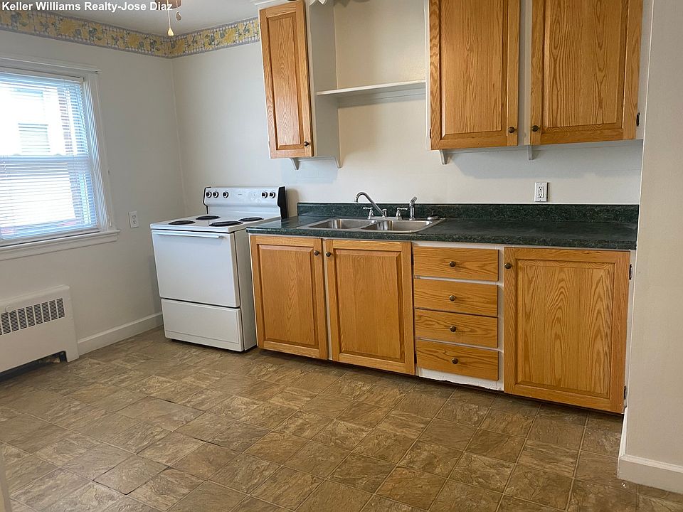 1st image of 167 Norwood Ave APT 4