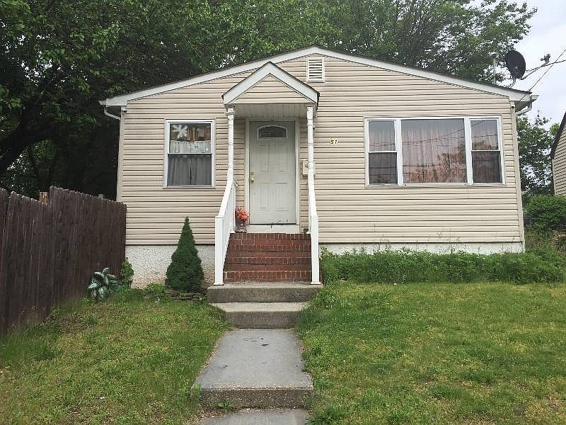 1st image of 151 Roosevelt Ave