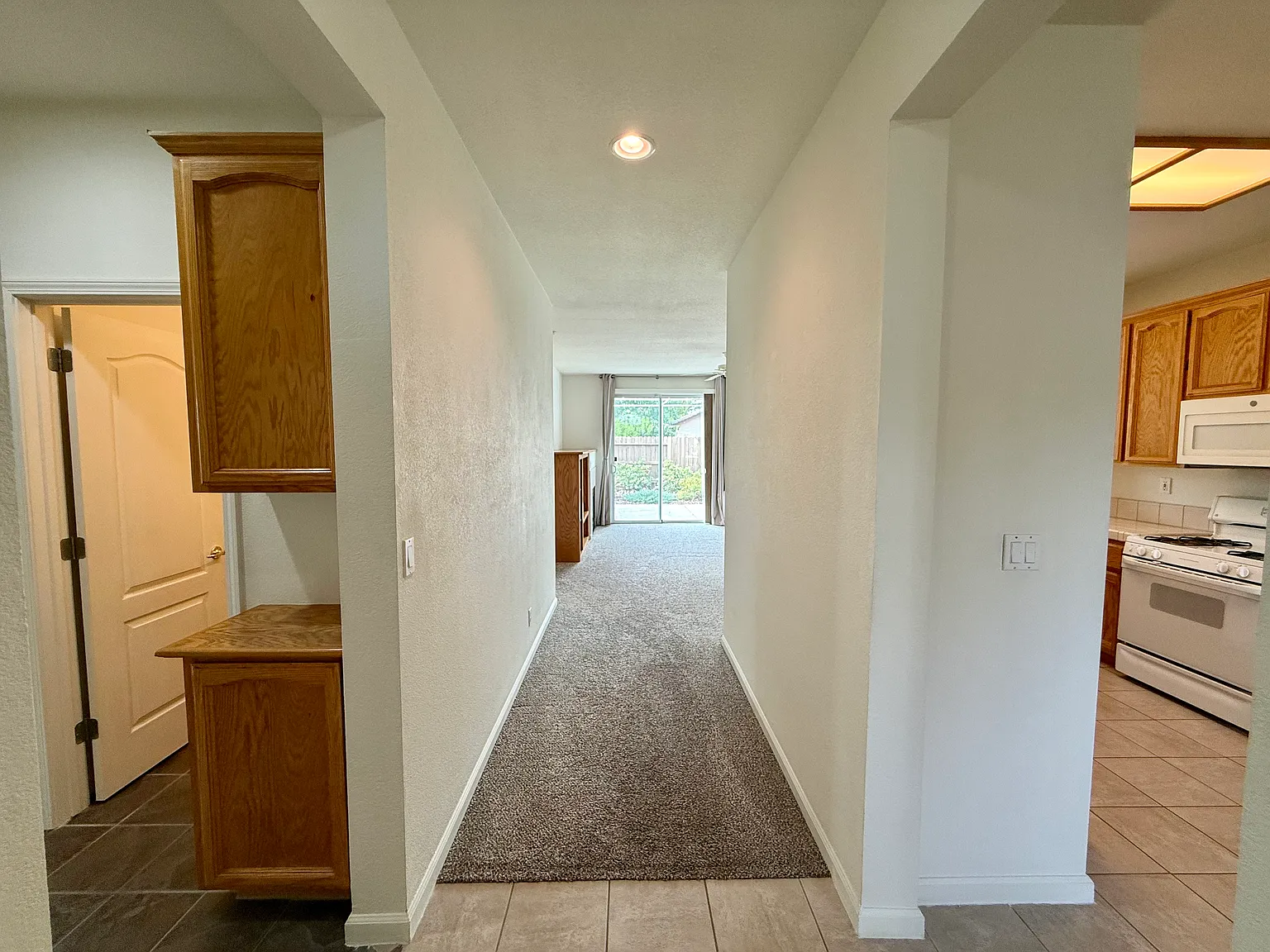 3 bed, 1327 sqft, $2,750 — Photo 4