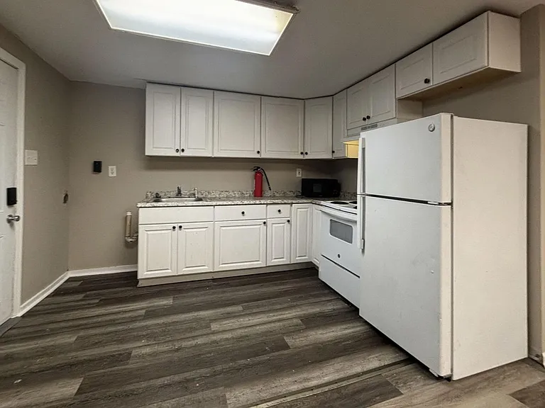 708 West Marshall Street — Photo 8