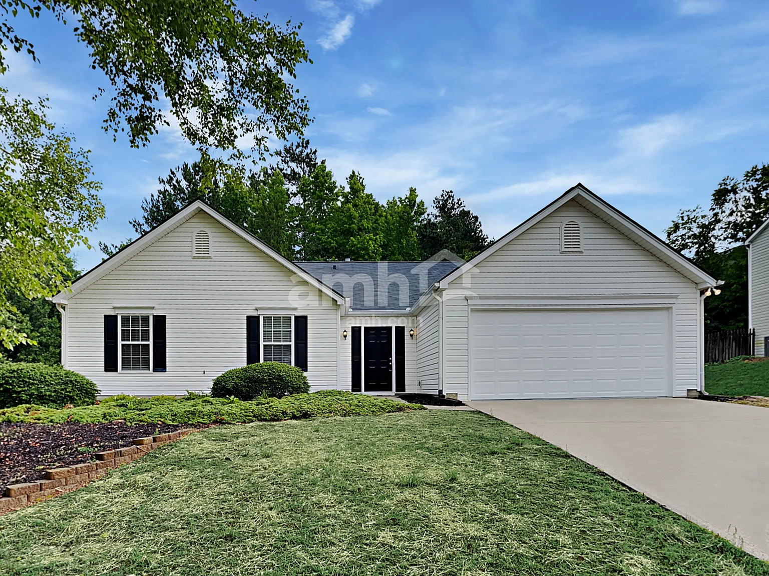 4 bed, 2.0 bath, 2168 sqft, $2,615 — Photo 1
