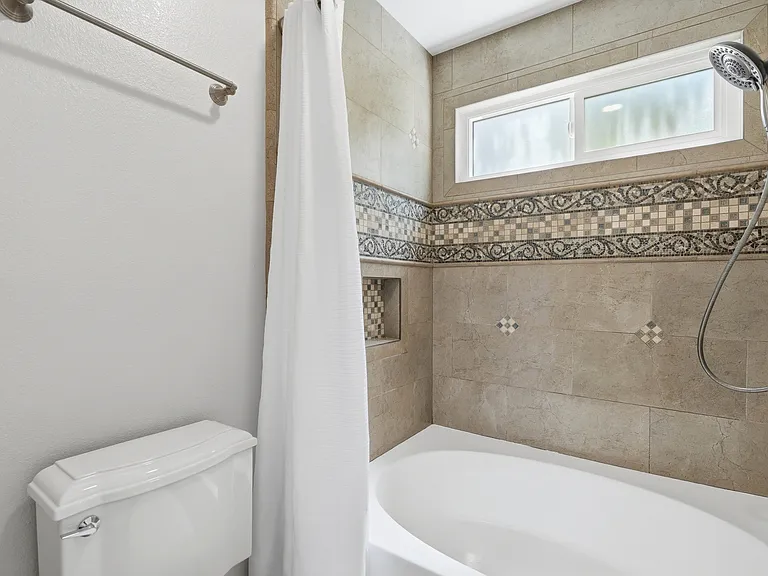 1517 David Ln — Photo 27