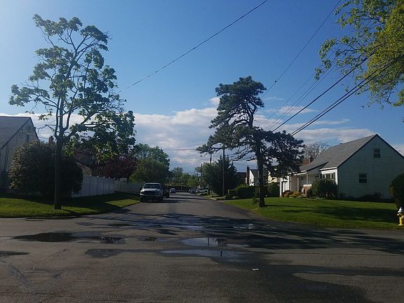 4th image of 46 Madison Dr