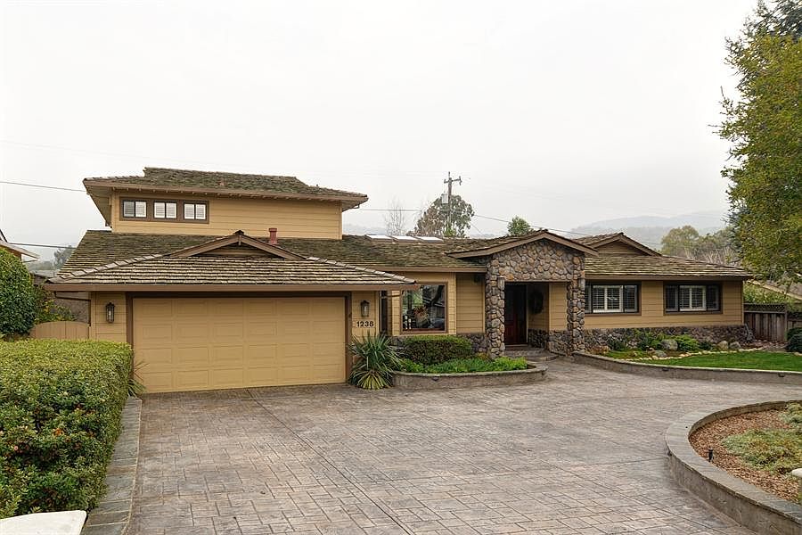 2nd image of 1238 Hillcrest Dr