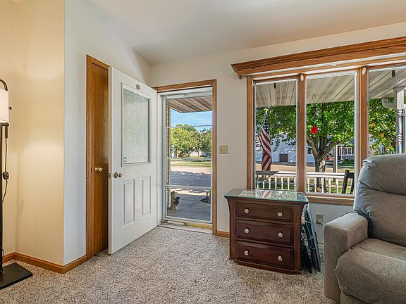 5th image of 219 Parkside Ct