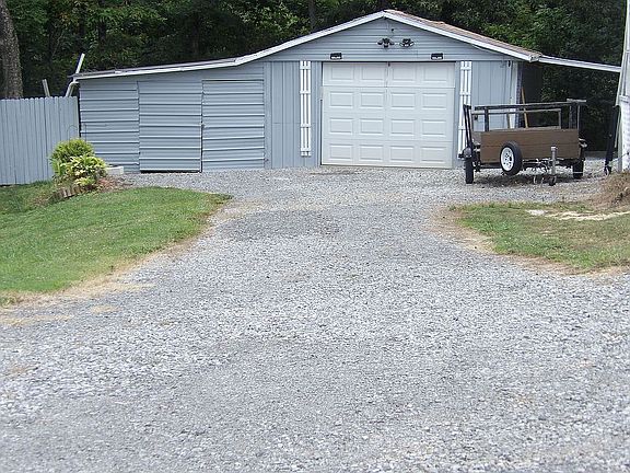 1 1/2 car  & shed workshop