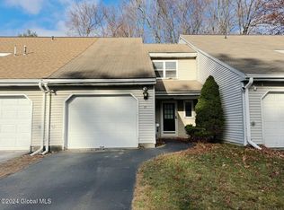 71 Longwood Dr, Clifton Park, NY 12065