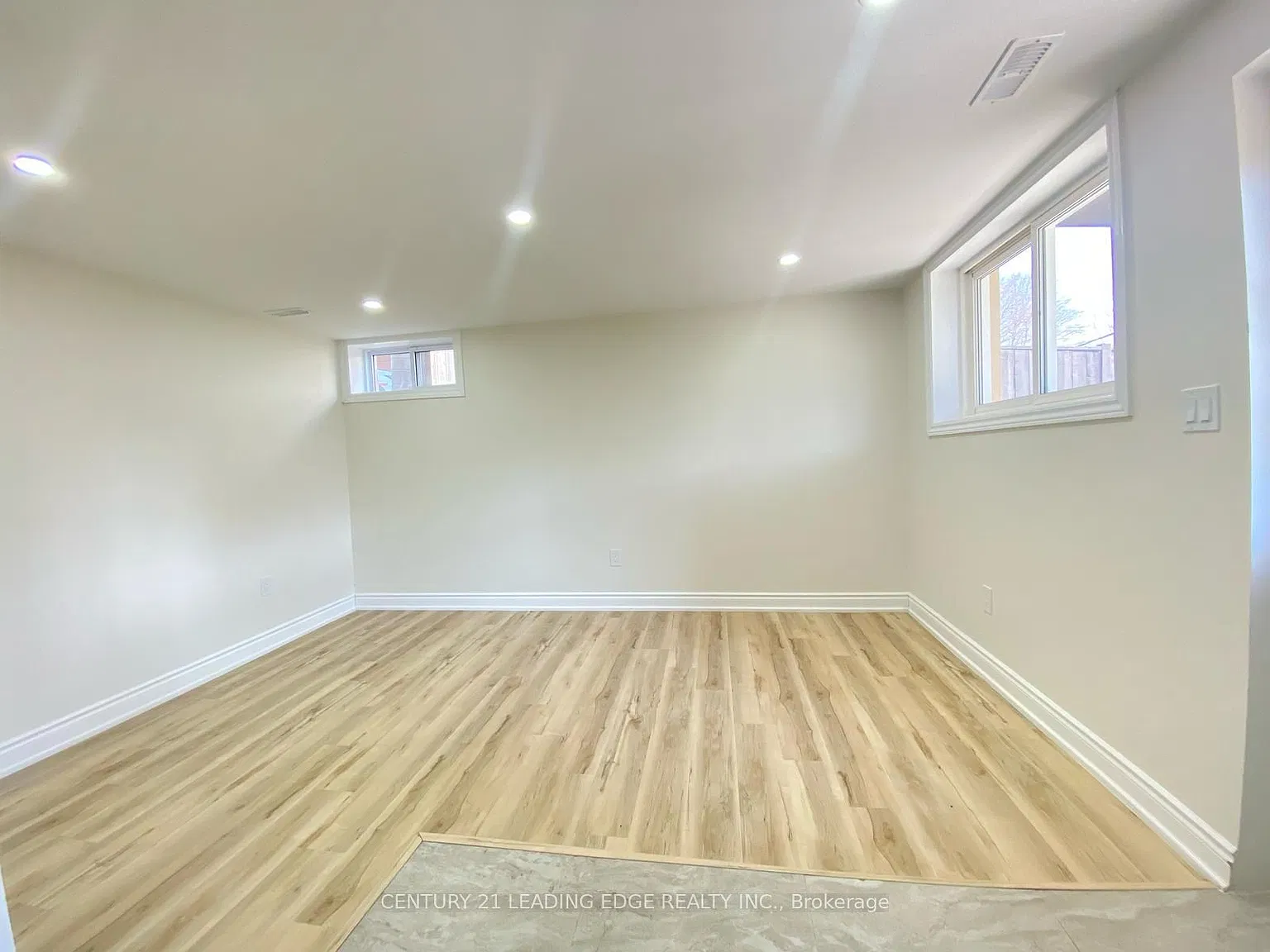 3 bed, $2,300 — Photo 2