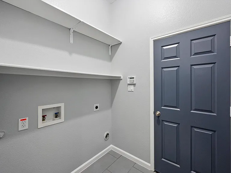 2204 Windcastle Dr — Photo 33