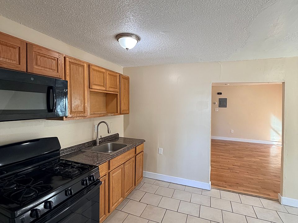 1st image of 564 Howard Ave #3B