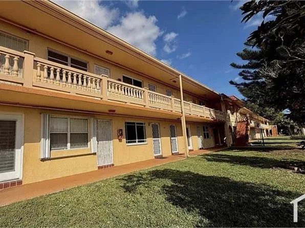 20275 NE 2nd Ave Unit L20, Miami, FL 33179
