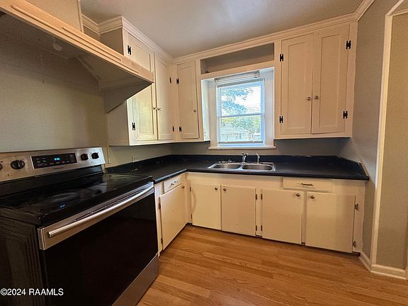 5th image of 1305 E Saint Victor St