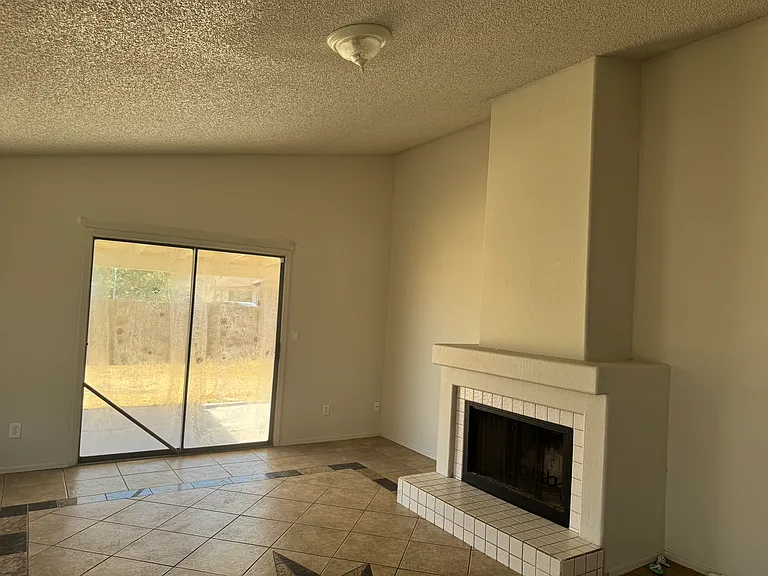 8701 W Vale Dr — Photo 5