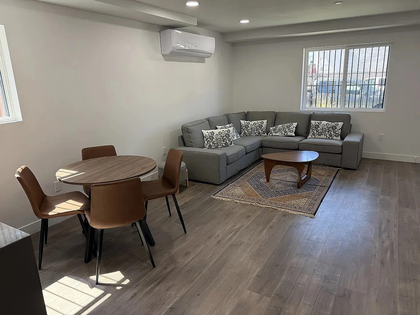4 bed, 1780 sqft, $4,500 — Photo 4