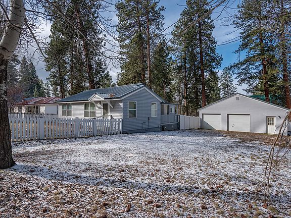 3rd image of 138722 Rhododendron St