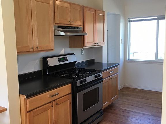 4th image of 567 E Commonwealth Ave