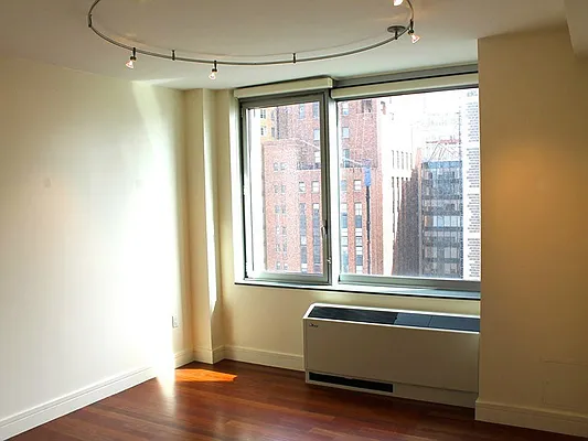 Rented by Sotheby's International Realty | media 16