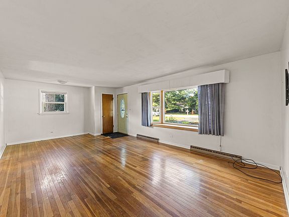 4th image of 28W577 Forestview Dr