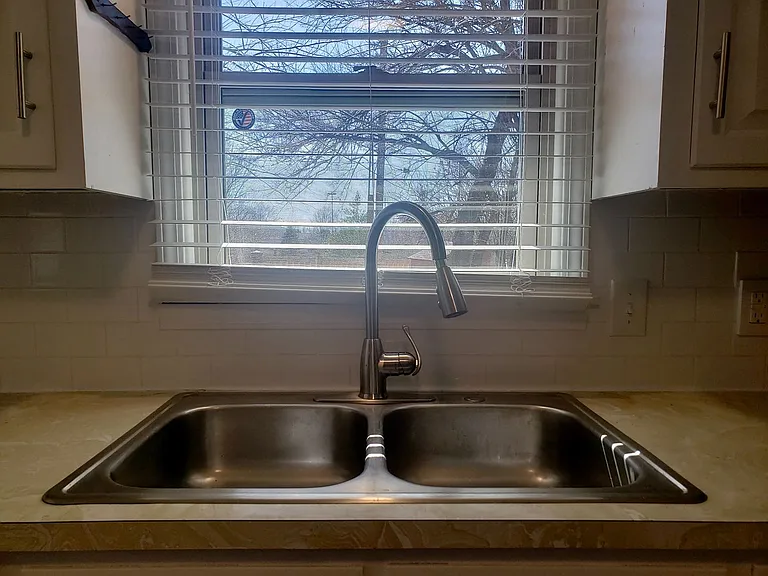 1424 E Hanover St — Photo 5